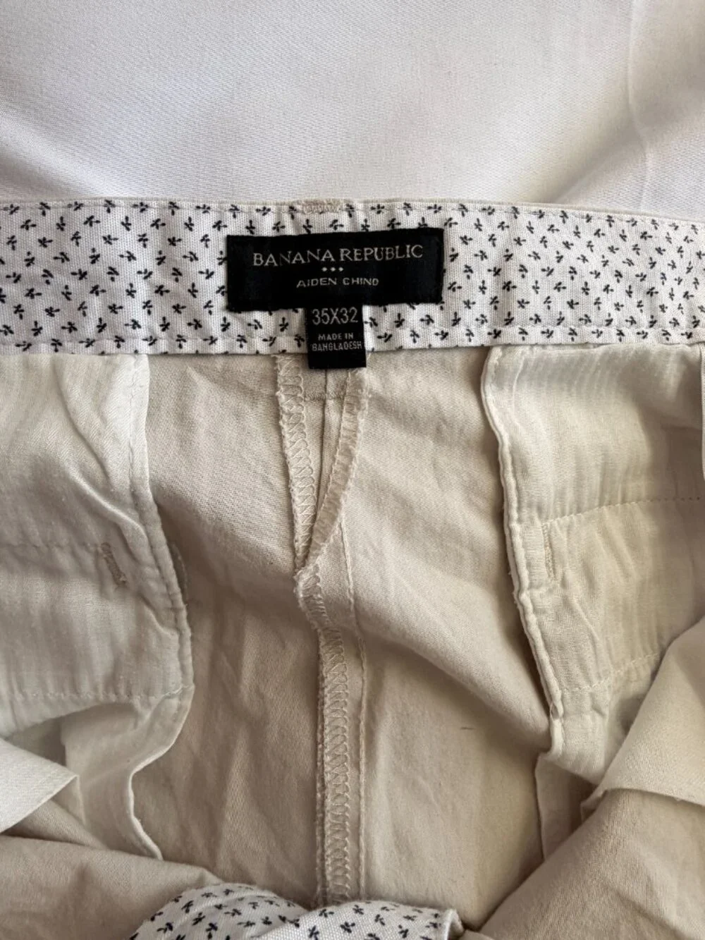Banana Republic excellent banana